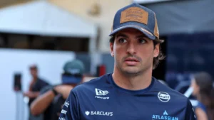 Carlos Sainz asks race leaders to ‘bear with’ backmarkers after Kimi Antonelli blue-flag frustration
