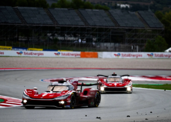 08 BUEMI Sébastien (swi), HARTLEY Brendon (nzl), HIRAKAWA Ryo (jpn), Toyota Racing, Toyota TR010 Hybrid #08, Hypercar, action, 07 CONWAY Mike (gbr), KOBAYASHI Kamui (jpn), DE VRIES Nyck (nld), Toyota Racing, Toyota TR010 Hybrid #07, Hypercar, action during the 6 Hours of Barcelona 2026, 7th round of the 2026 FIA World Endurance Championship, from October 16 to 18, 2026 on the Circuit de Barcelona-Catalunya in Montmelo, Spain - Photo Fabrizio Boldoni / DPPI