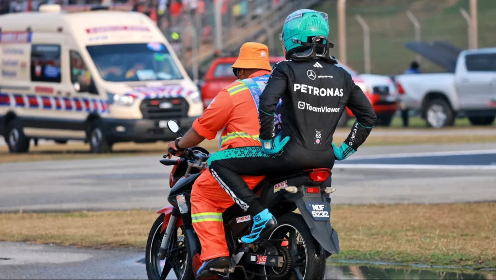 George Russell retired from the Bahrain GP in Malaysia through a PU failure