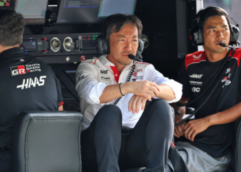 (L to R): Ayao Komatsu (JPN) Haas F1 Team Principal and Ryo Hirakawa (JPN) Haas F1 Team Reserve Driver on the pit gantry. 02.10.2026. Formula 1 World Championship, Rd 16, Bahrain Grand Prix, Sepang, Malaysia, Practice Day.