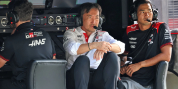 (L to R): Ayao Komatsu (JPN) Haas F1 Team Principal and Ryo Hirakawa (JPN) Haas F1 Team Reserve Driver on the pit gantry. 02.10.2026. Formula 1 World Championship, Rd 16, Bahrain Grand Prix, Sepang, Malaysia, Practice Day.