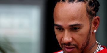 Lewis Hamilton calls for Ferrari changes but offers Vassuer ‘full backing’
