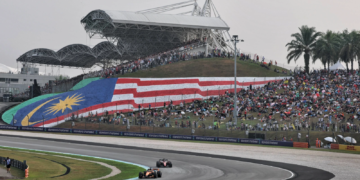 Oscar Piastri (AUS) McLaren F1 Team MCL40. 04.10.2026. Formula 1 World Championship, Rd 16, Bahrain Grand Prix, Sepang, Malaysia, Race Day.