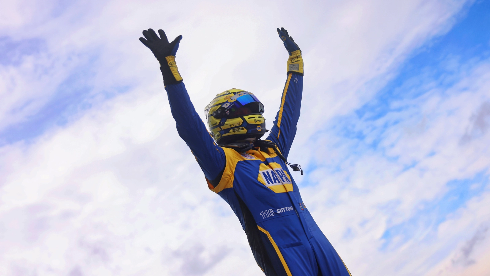 Ash Sutton to stay in the BTCC with NAPA Racing UK