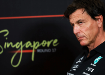 Toto Wolff (GER) Mercedes AMG Formula One Team Shareholder and Executive Director in the FIA Press Conference. 09.10.2026. Formula 1 World Championship, Rd 17, Singapore Grand Prix, Marina Bay Street Circuit, Singapore, Practice and Sprint Qualifying.