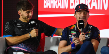 L to R): Pierre Gasly (FRA) Alpine F1 Team and Max Verstappen (NLD) Red Bull Racing in the FIA Press Conference. 02.03.2023. Formula 1 World Championship, Rd 1, Bahrain Grand Prix, Sakhir, Bahrain, Preparation Day. -