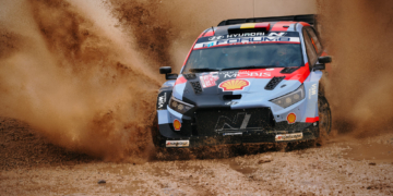 Thierry Neuville snatches Rally Italia Sardegna lead on final stage in Hyundai 1 – 2; WRC title fight balanced on a knife edge